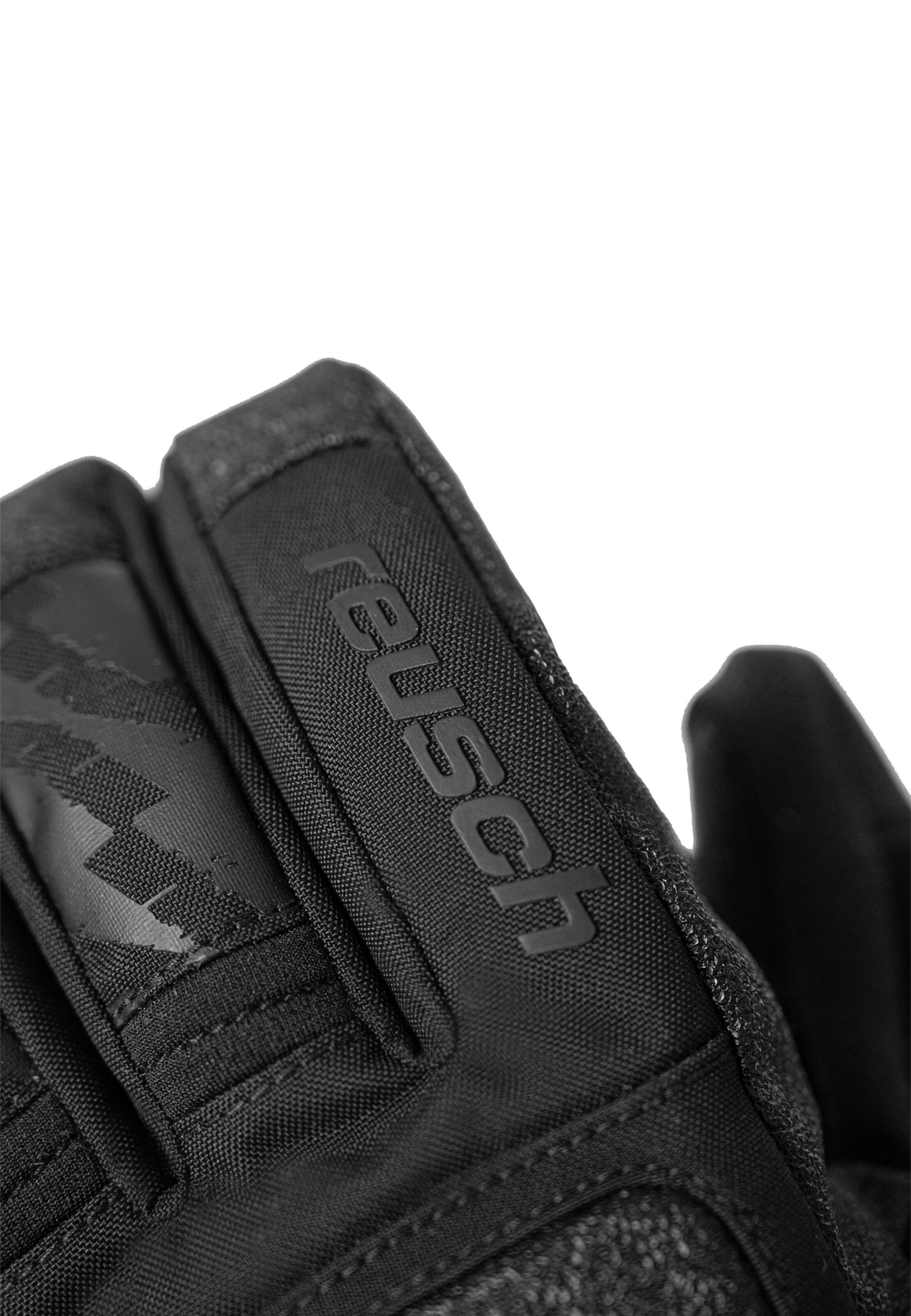 REUSCH Sports gloves 'Sweeber III' in Black