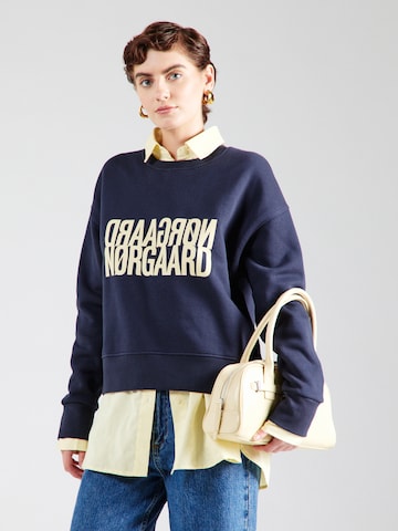 MADS NORGAARD COPENHAGEN Суичър 'Tilvina' в синьо: отпред
