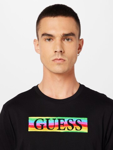 GUESS T-Shirt in Schwarz