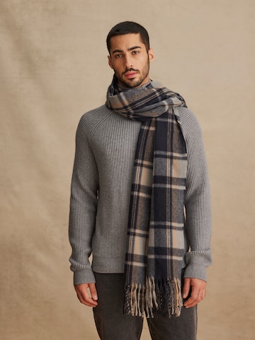 DAN FOX APPAREL Scarf 'Ivan' in Blue: front