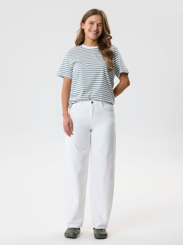 TWO SOON Baggy Jeans 'Barrel' i hvid: forside