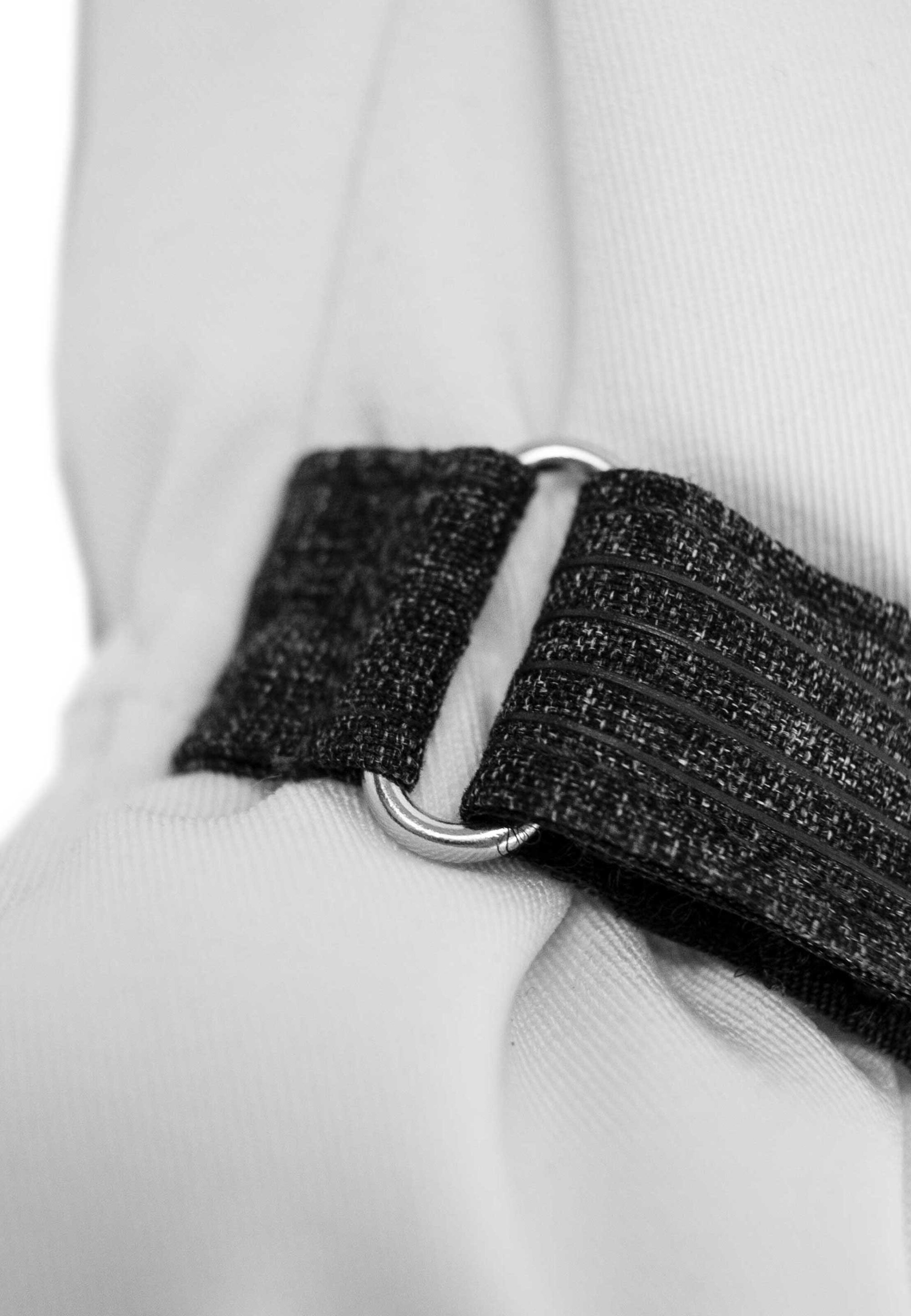 REUSCH Athletic Gloves 'Cozy' in White