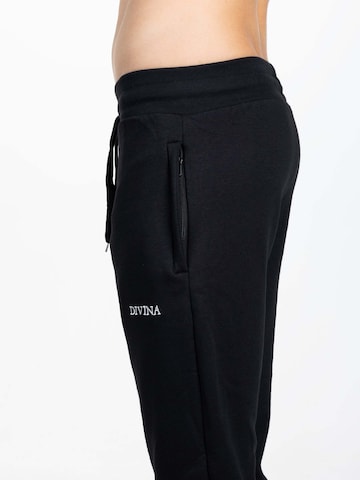 Effilé Pantalon 'Comfy' Divina en noir