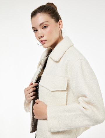 Koton Jacke in Beige