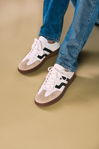 Baskets basses 'Cuzmo' GANT en blanc : devant