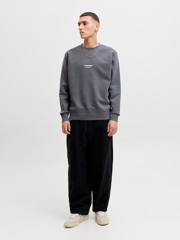 JACK & JONES Sweatshirt in Grey