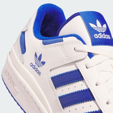 ADIDAS ORIGINALS - Zapatillas deportivas bajas 'Forum' en blanco