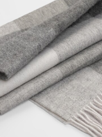 L'Arte Milano Shawl in Grey