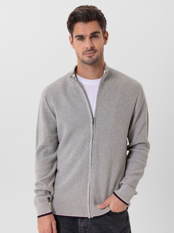 Vestes en maille 'Ademir' Jacey Quinn en gris