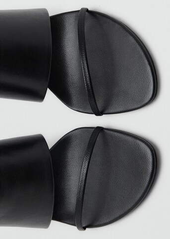 MANGO Pantolette 'Pal' in Schwarz