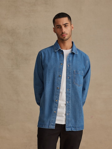 DAN FOX APPAREL Regular fit Overhemd 'Milo' in Blauw: voorkant