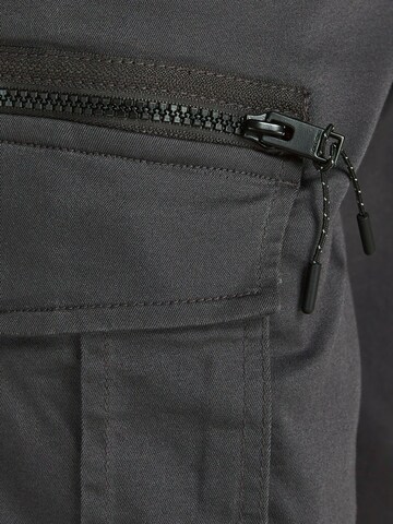 Effilé Pantalon cargo 'Ace Dex' JACK & JONES en gris