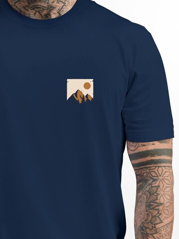 Neverless Shirt 'Mointain Badge' in Blau