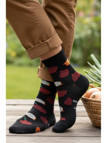 Sokisahtel Socks 'ONIONS cotton socks with a message' in Black: front