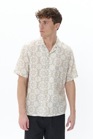 Coupe regular Chemise 'Klampo' Matinique en beige : devant