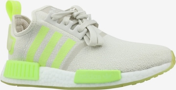 ADIDAS ORIGINALS Urheilukengät 'NMD R1' värissä harmaa: etupuoli