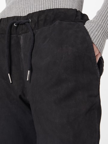 Coupe slim Pantalon Maze en noir