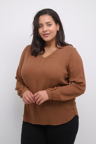 Camicia da donna 'Cami' di KAFFE CURVE in marrone: frontale