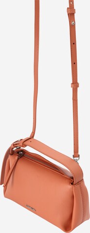 Calvin Klein Taška přes rameno – oranžová