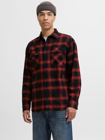 R.D.D. ROYAL DENIM DIVISION - Ajuste confortable Camisa 'RDDCHARLES' en rojo: frente