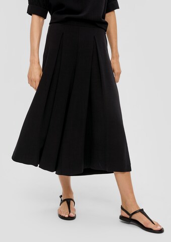 s.Oliver BLACK LABEL Wide Leg Hose in Schwarz: predná strana