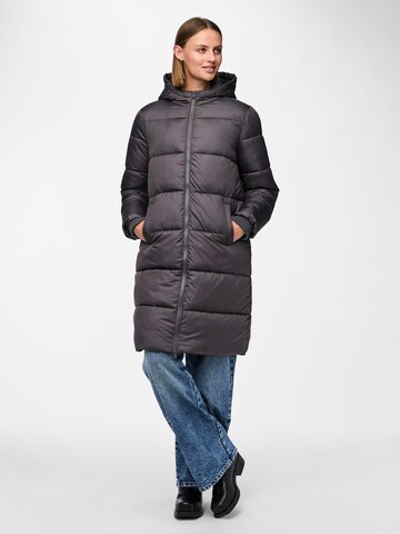 Cappotto invernale 'PCBee' di PIECES in nero