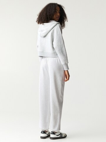 Pull&Bear Tapered Broek in Grijs