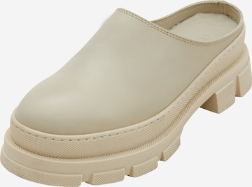 EDITED Classic Flats 'Octavia' in Beige: front