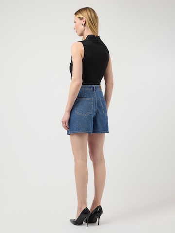 regular Jeans di YAS in blu