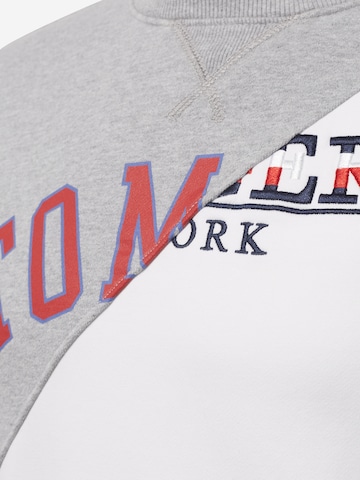 Tommy Jeans - Sweatshirt em cinzento