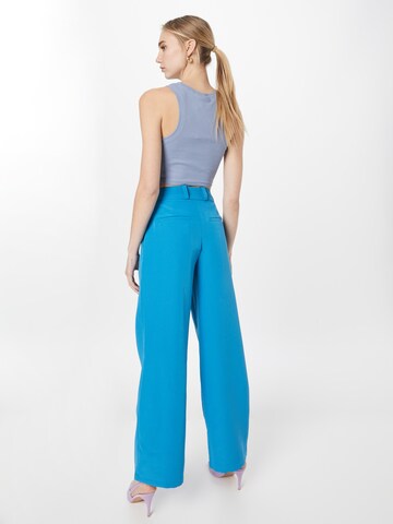 Wide Leg Pantalon à pince SOMETHINGNEW en bleu