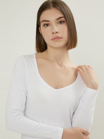 Influencer - Camiseta en blanco