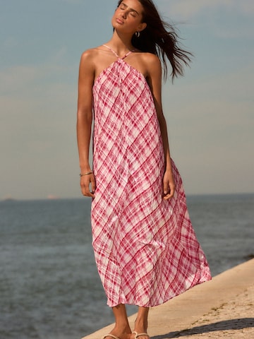 Rochie de la Next pe roșu