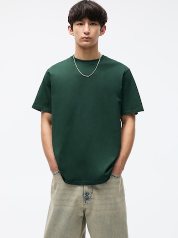 Pull&Bear Тениска в зелено: отпред