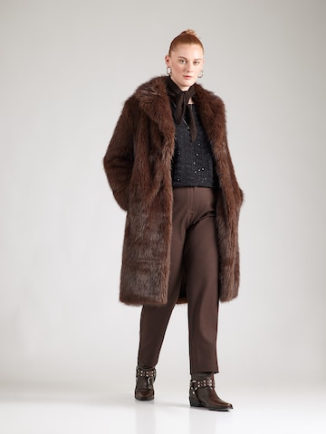 regular Pantaloni chino 'CARTHEA' di ONLY Carmakoma in marrone