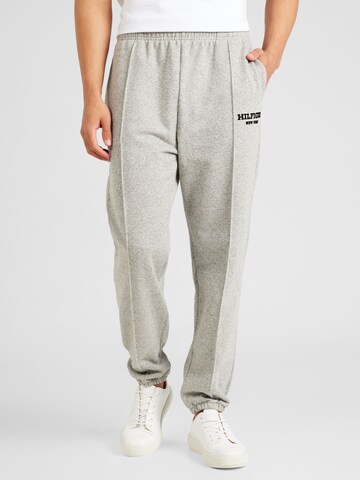 TOMMY HILFIGER Tapered Broek in Grijs: voorkant