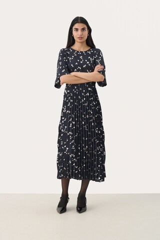Part Two Kleid in Blau: Vorderseite