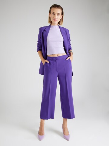 Regular Pantalon à plis 'NURONJA' NÜMPH en violet