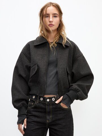 Pull&Bear Tussenjas in Grijs: voorkant