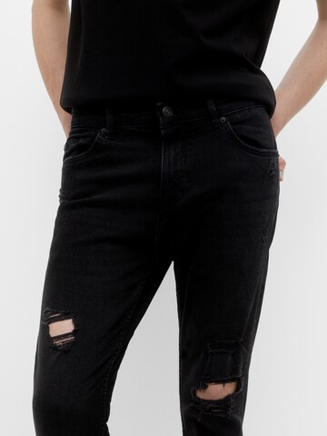 Pull&Bear Tapered Jeans i svart