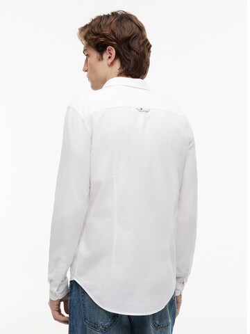 Coupe slim Chemise Tommy Jeans en blanc