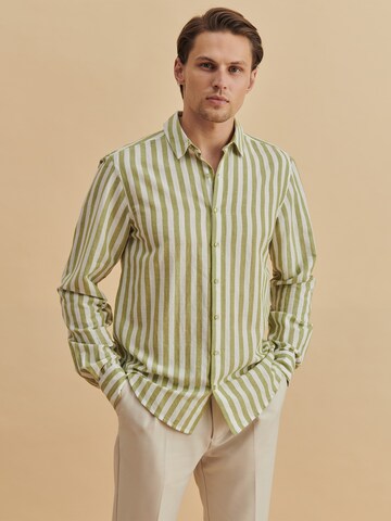 Coupe regular Chemise 'Baran' DAN FOX APPAREL en vert : devant