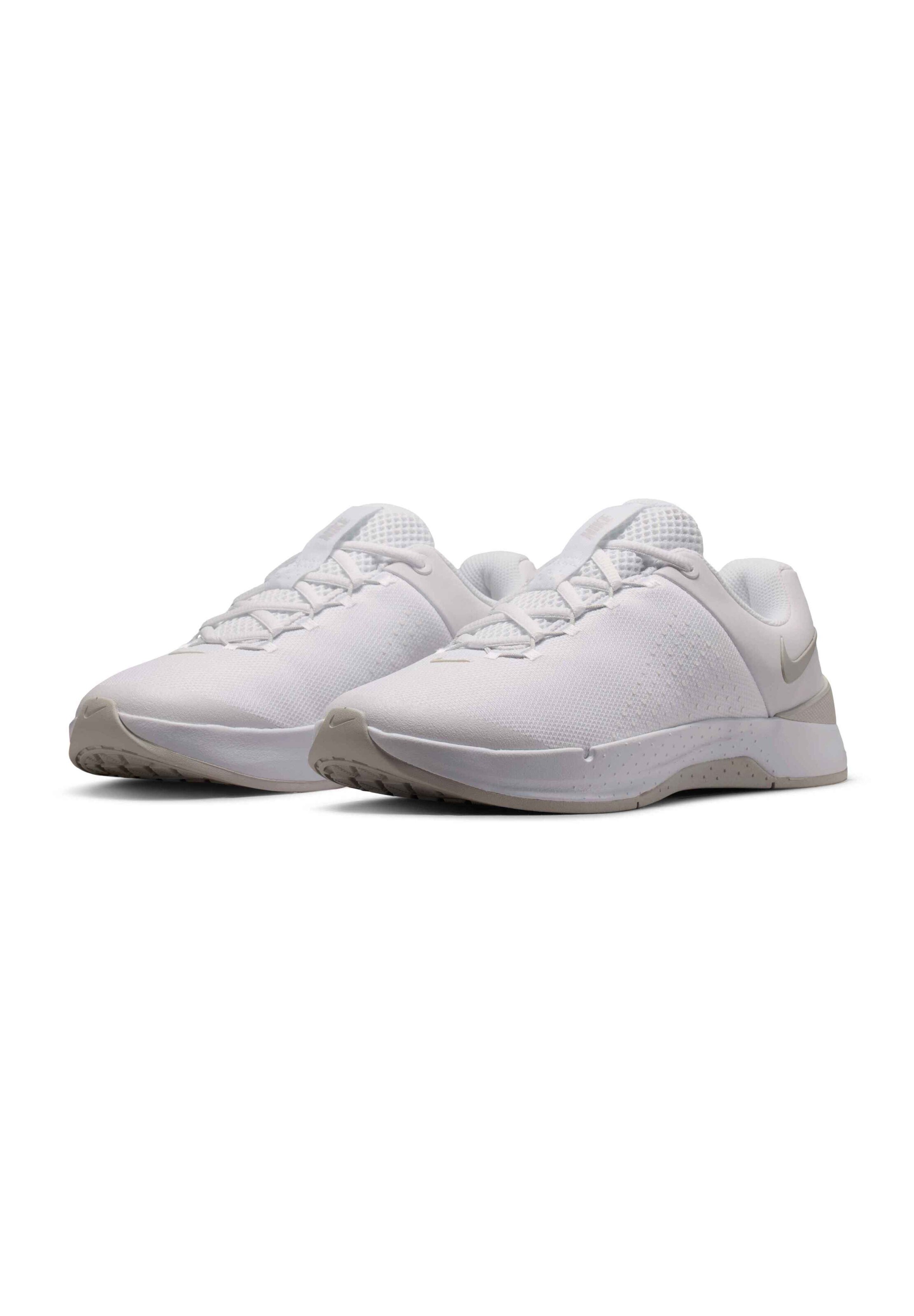 Chaussure de sport 'MC Trainer 4' NIKE en blanc