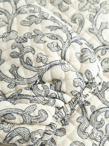 Noella Välikausitakki ' N-Mariam Jacket ' värissä valkoinen