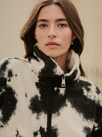 Next Pullover in Schwarz