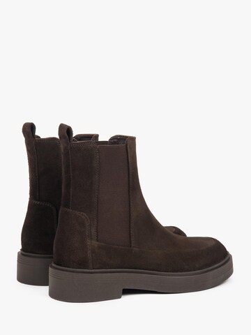 Estro Chelsea boots '09-3805' in Bruin