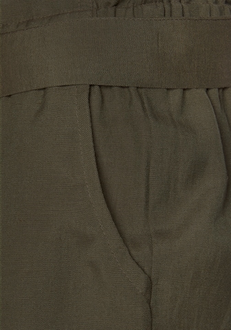 regular Pantaloni di LASCANA in verde