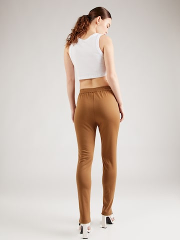 Coupe slim Pantalon 'IVA AMERONE' VILA en marron