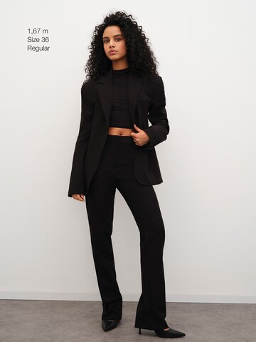 RÆRE by Lorena Rae Bootcut Byxa i svart