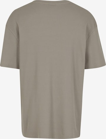 T-Shirt Urban Classics en vert : devant